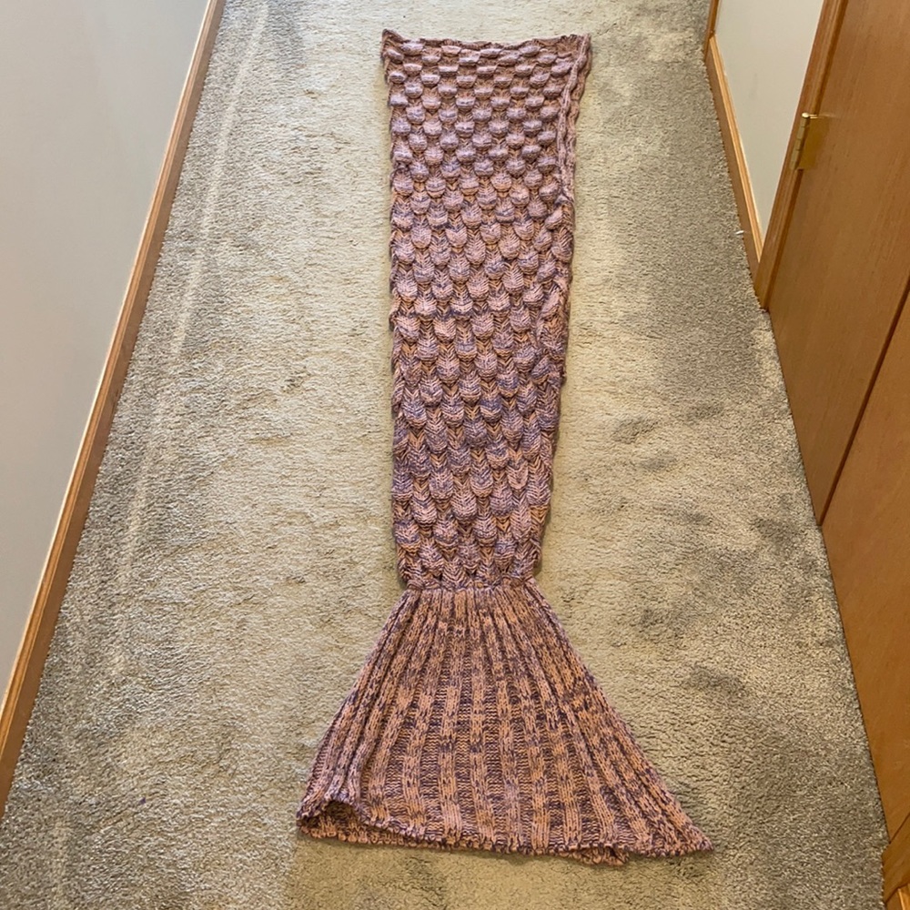Crochet mermaid tail blanket